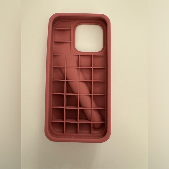 Rhode phone case/IPhone 15 pro/Limited edition - Picture 3 of 5